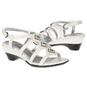 *SALE* Life Stride Utopia Tramont Women's Sandals, White 10M--3026/5981--DISPLAY